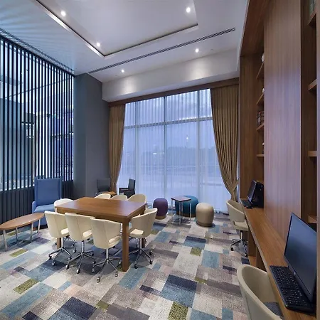 Hotel Hampton By Hilton Symbol 3*