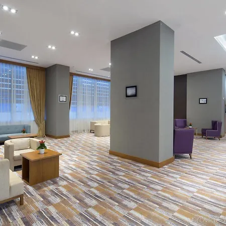 Hampton By Hilton Symbol 3*
