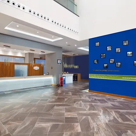 Hotel Hampton By Hilton Symbol 3*