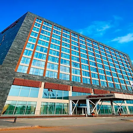 Hampton By Hilton Symbol Hotell 3*