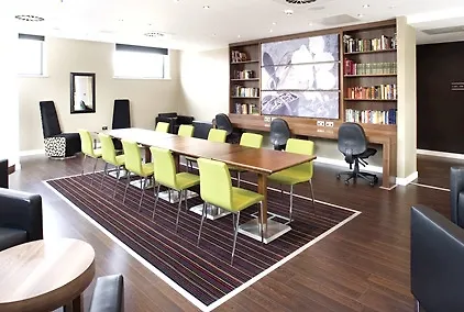 Hampton By Hilton Symbol Hotell 3*