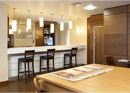 Hampton By Hilton Symbol מלון