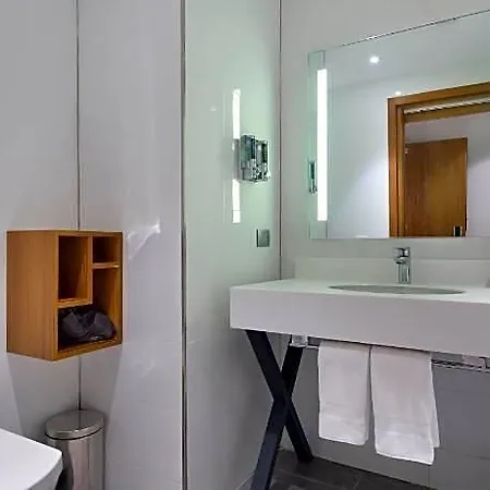 Hampton By Hilton Symbol Otel 4*