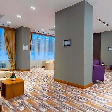 Otel Hampton By Hilton Symbol 4*