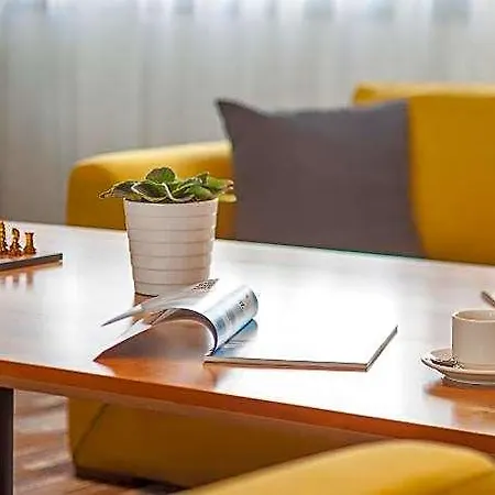 Otel Hampton By Hilton Symbol