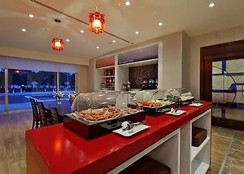 Hampton By Hilton Symbol מלון 3*