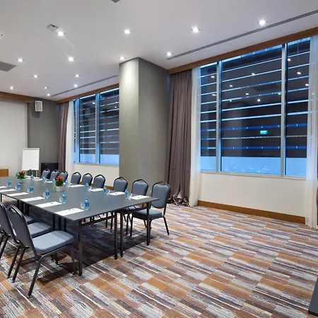 Hampton By Hilton Symbol 3*