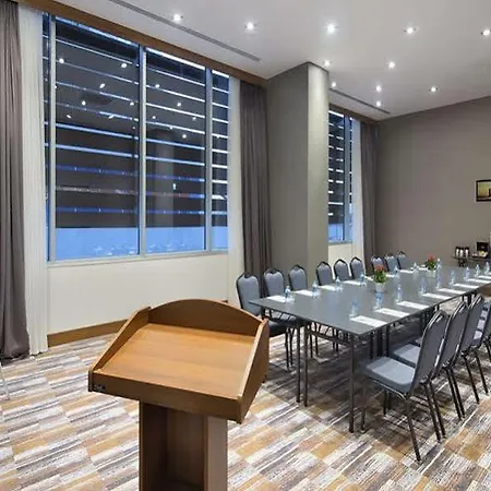 Otel Hampton By Hilton Symbol 4*