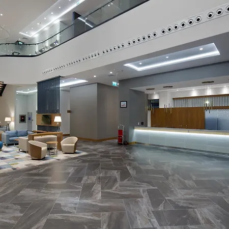 Hampton By Hilton Symbol 3*