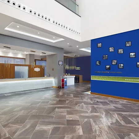 מלון Hampton By Hilton Symbol 3*