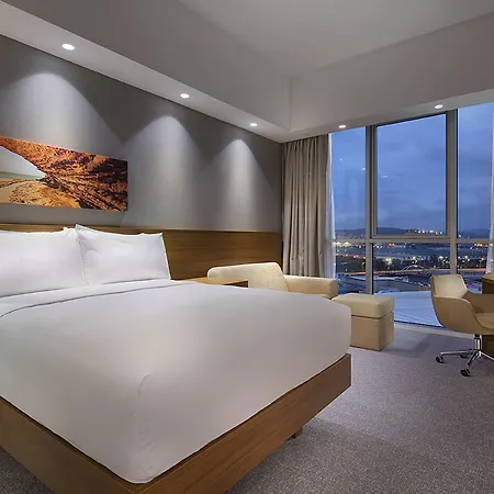 Hotel Hampton By Hilton Symbol 3*