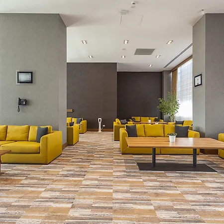 Hampton By Hilton Symbol Hotell 3*