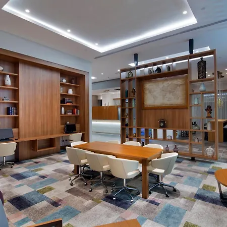 Hampton By Hilton Symbol 3*