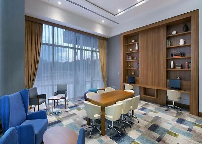 Hampton By Hilton Symbol 3*